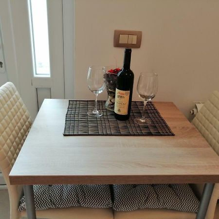 Studio Apartman Irena 2 Bijela Zewnętrze zdjęcie