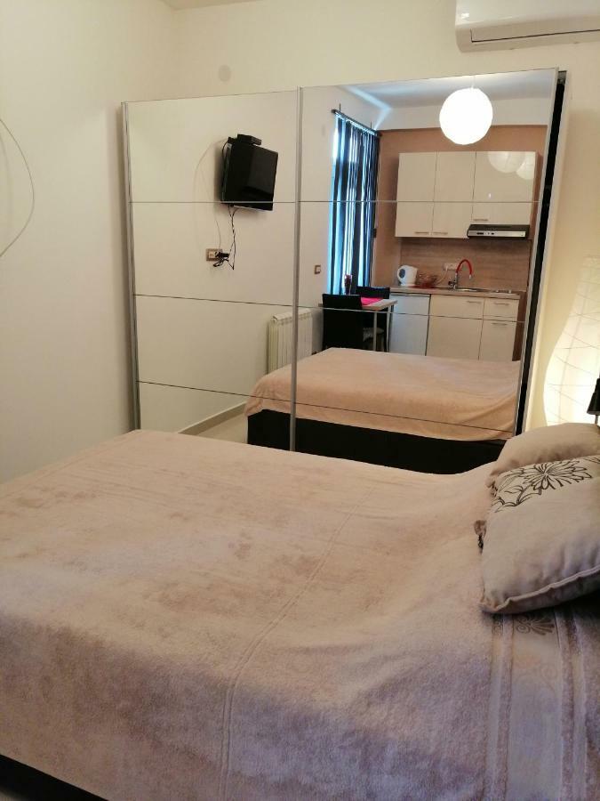 Studio Apartman Irena 2 Bijela Zewnętrze zdjęcie