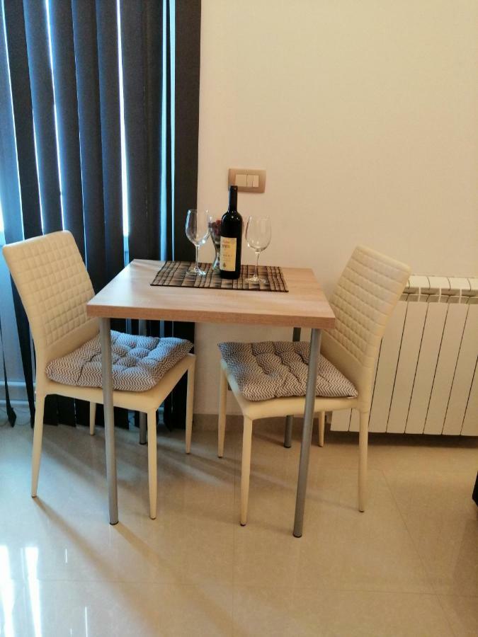 Studio Apartman Irena 2 Bijela Zewnętrze zdjęcie