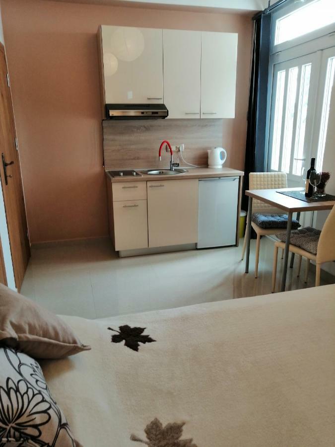 Studio Apartman Irena 2 Bijela Zewnętrze zdjęcie