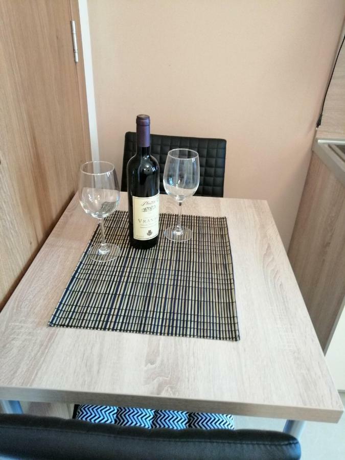 Studio Apartman Irena 2 Bijela Zewnętrze zdjęcie